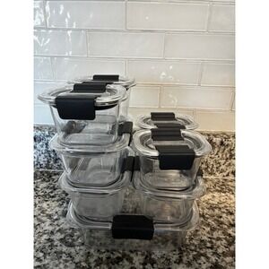 Rubbermaid Brilliance Food Storage Containers